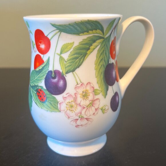 Vtg ROY KIRKHAM Sweet Cherry Fine Bone China Footed Cup ~ Made in England 1999 - Picture 2 of 14